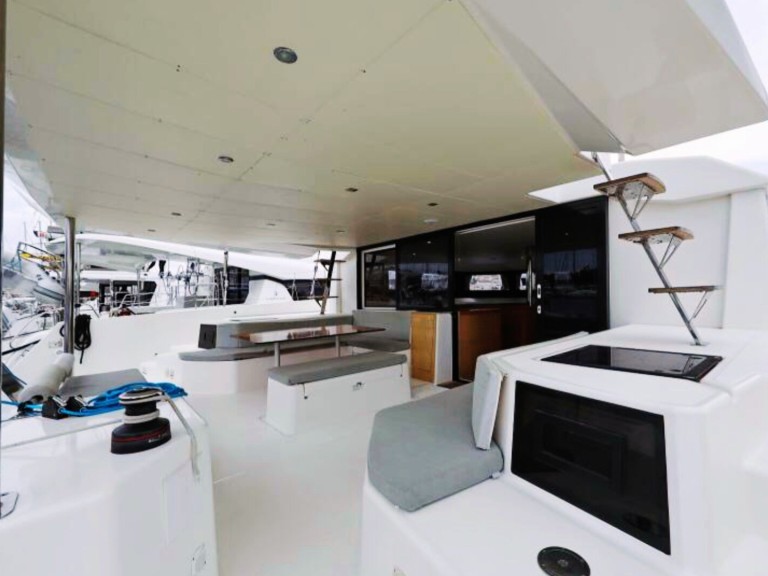 Catamaran to hire Palermo at the best price