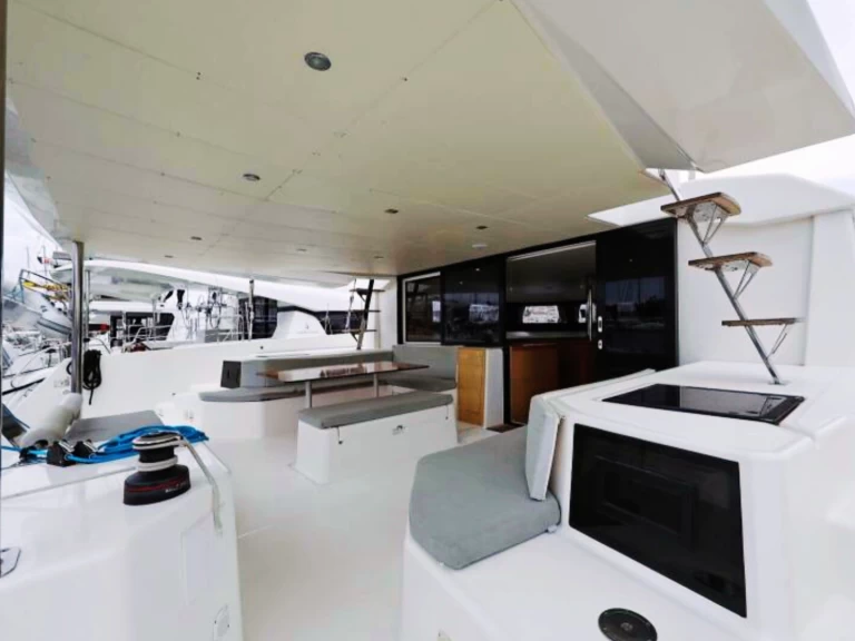 Catamaran to hire Palermo at the best price