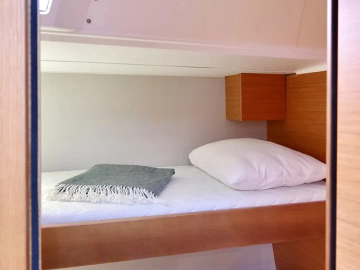 Sailboat hire in Procida - Dufour Dufour 530