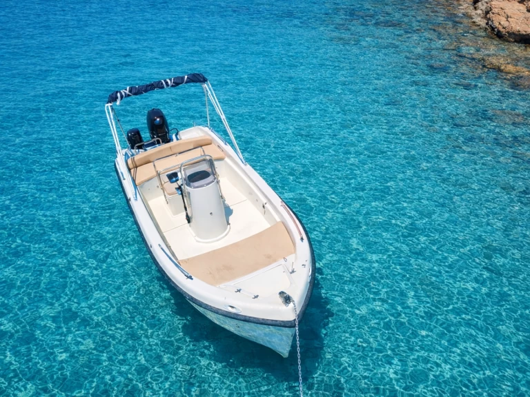 Hire Motorboat Funboat with a boat licence