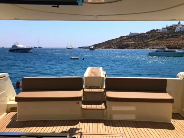 Yacht hire Tourlos cheap 53 FlyBridge 