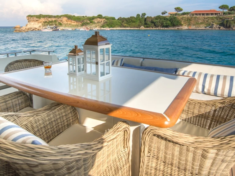 Hire a Ferretti Ferretti 80 Mykonos (City)