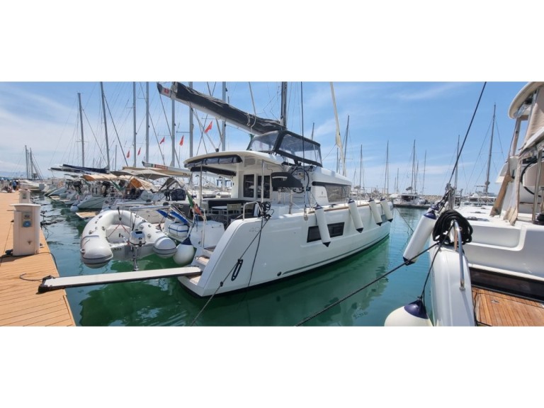 Catamaran to hire San Teodoro at the best price