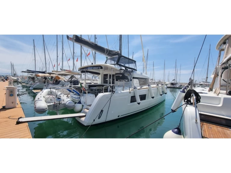 Catamaran to hire San Teodoro at the best price