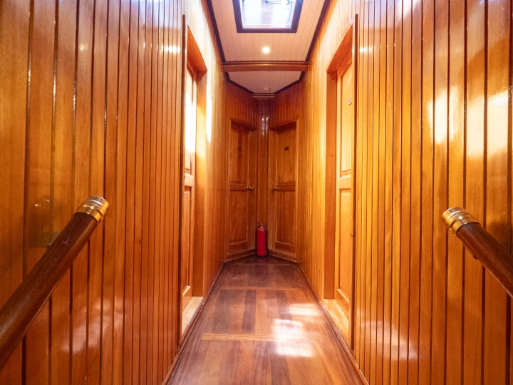 Sailboat to hire Corfu at the best price