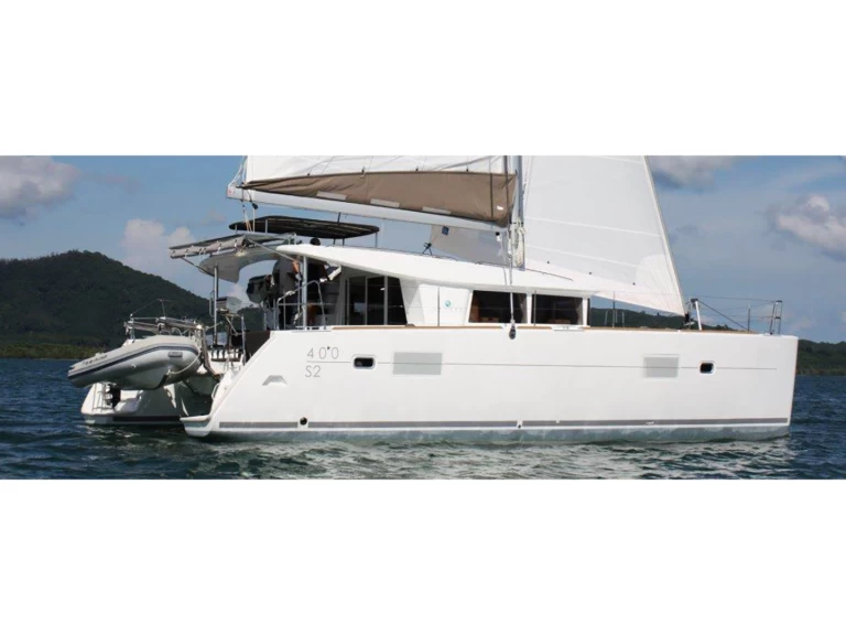 Yacht charter La Spezia - Lagoon Lagoon 400 S2 on SamBoat