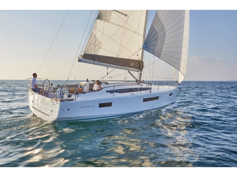 Hire a Jeanneau Sun Odyssey 410 Lefkáda