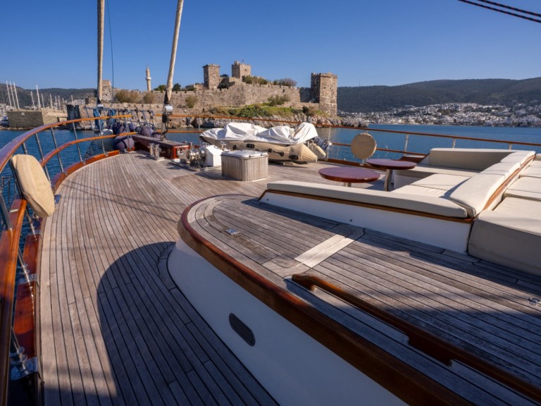Sailboat to hire Bodrum at the best price