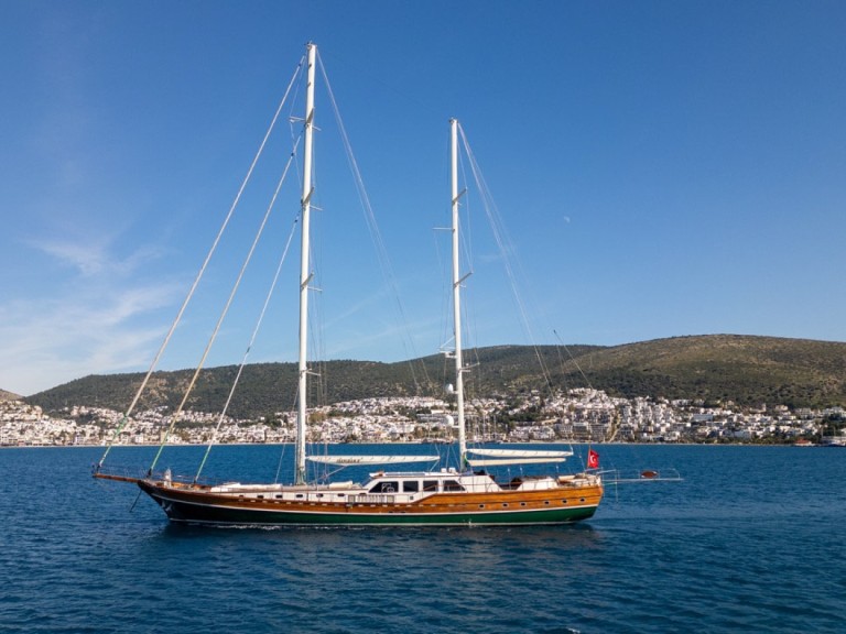Hire a  CARPEDIEM 5 Bodrum