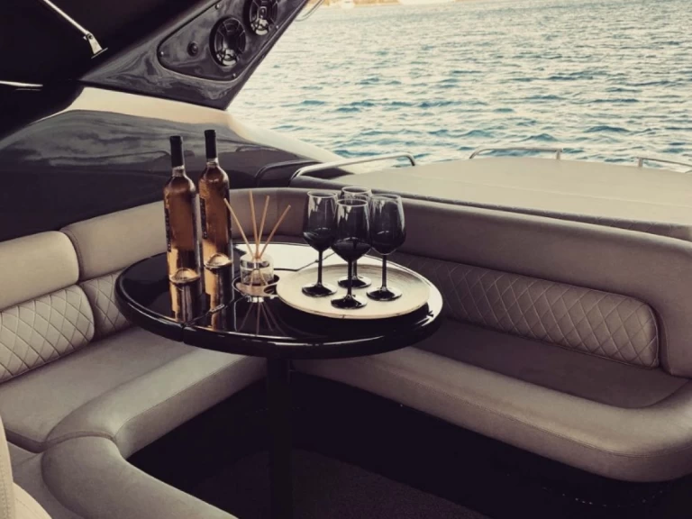 Hire Luxury Yacht with or without skipper Cranchi Mykonos (City)