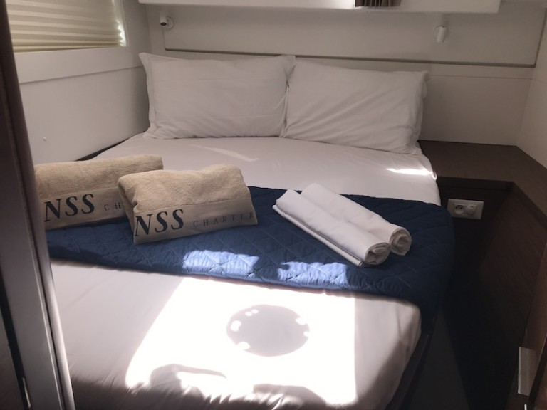 Catamaran hire in San Teodoro - Lagoon Lagoon 40