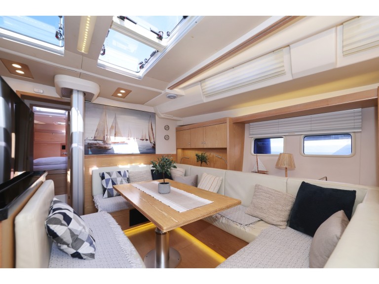 Sailboat hire in Sukošan - Hanse Hanse 575