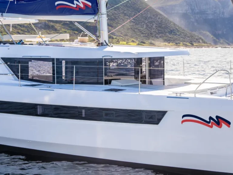 Hire Catamaran Leopard with a boat licence