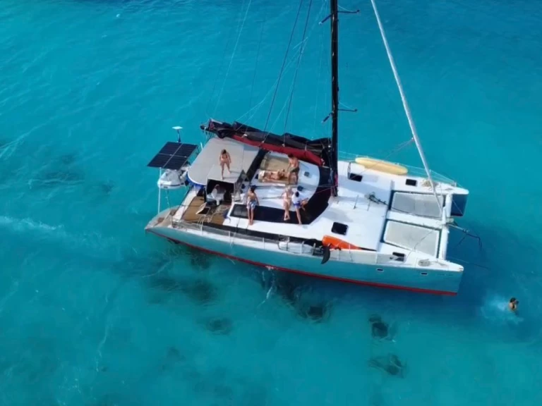 Hire Catamaran Lazzi 47 with a boat licence