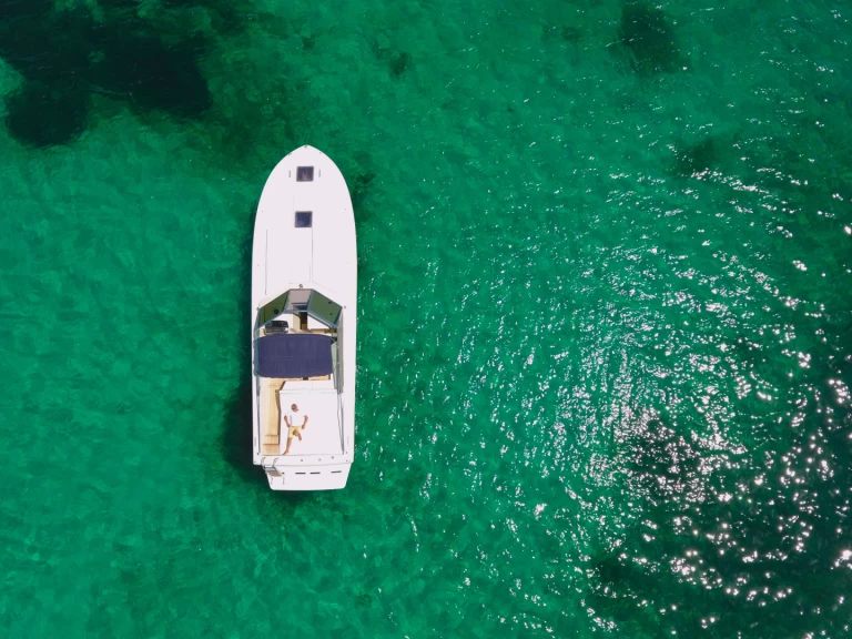 Charter a Itama Itama 38 in Porto Rotondo on Samboat