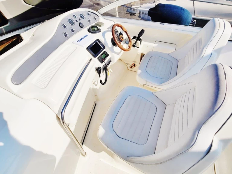 Hire Motorboat Gobbi with a boat licence