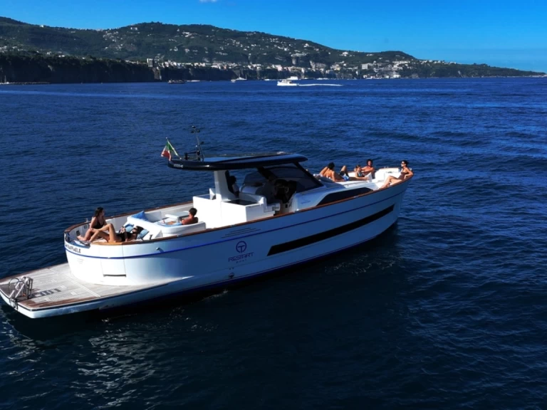 Charter a Apreamare Apreamare Gozzo 45 in Sorrento on Samboat