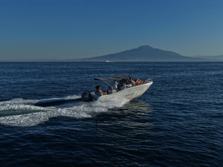 Motorboat to hire Sorrento at the best price