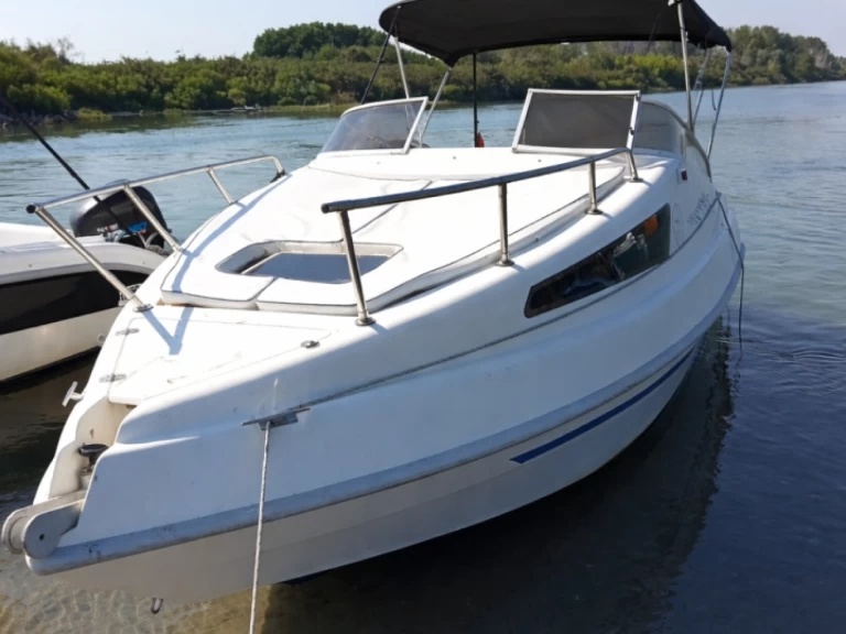 Motorboat hire in Venice - Aquabat Bahia 20