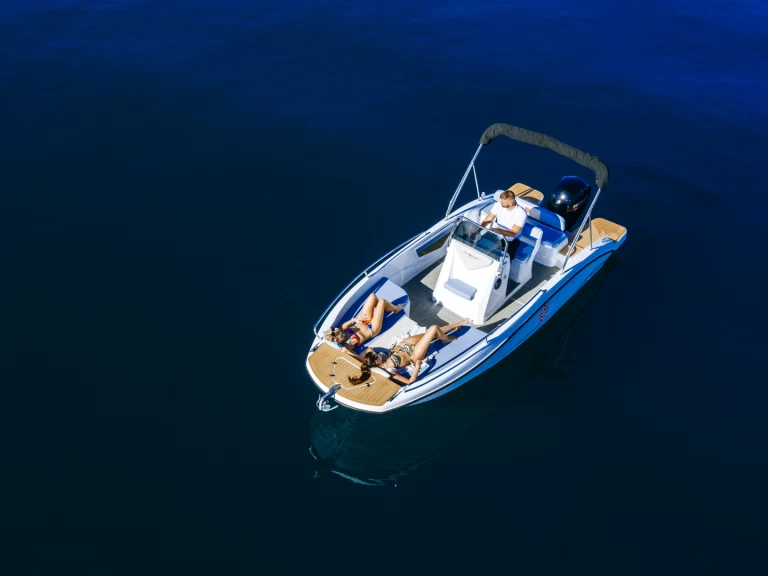 Charter a Oktogon 21 in Zadar on Samboat