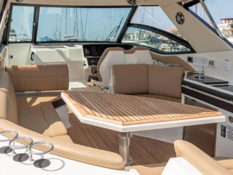 Motorboat to hire Ayia Napa at the best price