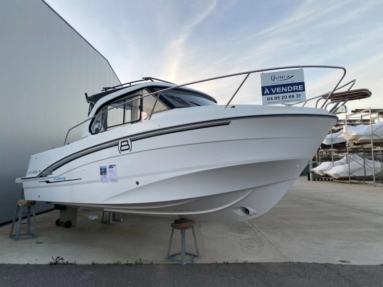 Yacht charter Ajaccio - Bénéteau Antares 8 on SamBoat