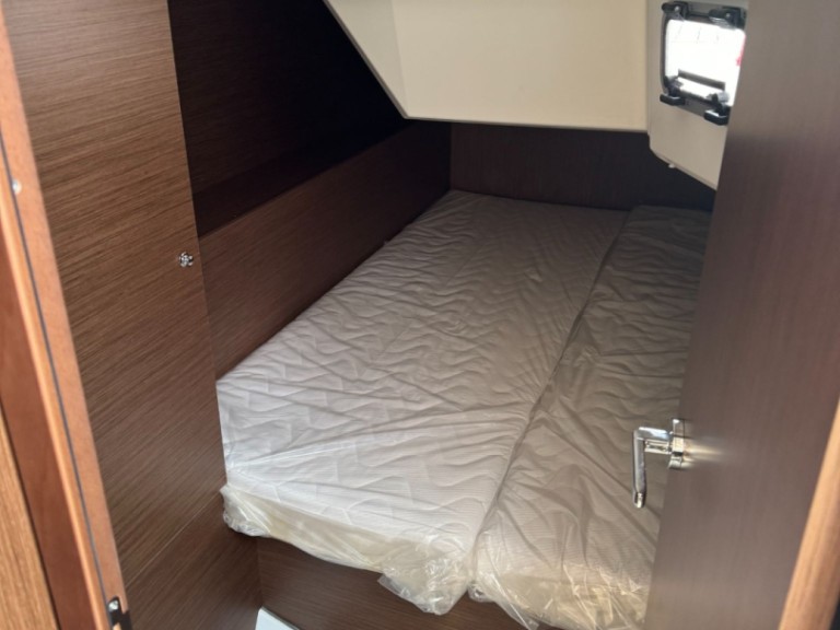 Sailboat hire in Ajaccio - Bénéteau OCEANIS 37.1 OCEANIS 37.1