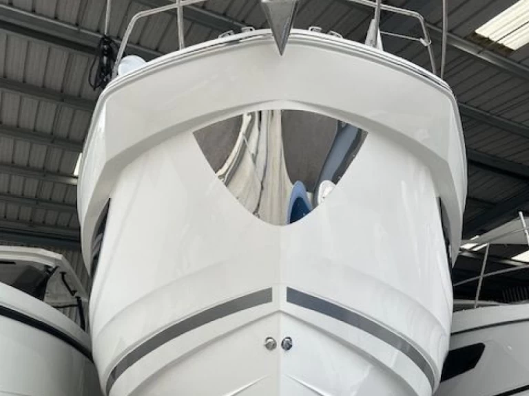 Hire a Jeanneau Prestige 420 Fly Ajaccio