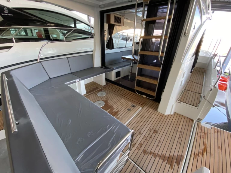 Hire Motorboat with or without skipper Bénéteau Ajaccio