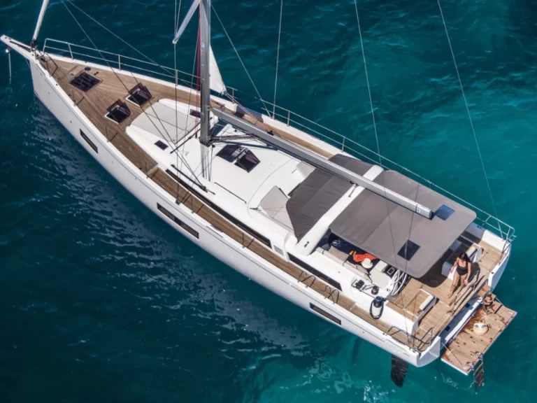 Hire a Bénéteau Oceanis 54 Sant Antoni de Portmany