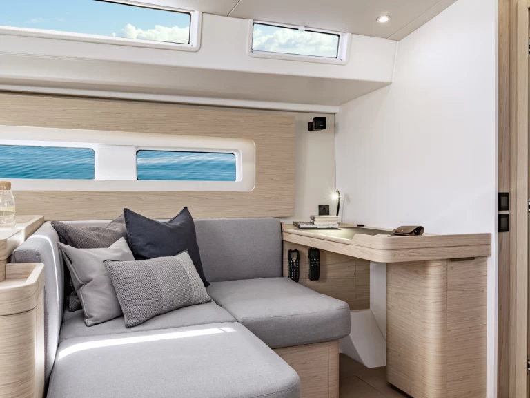 Charter a Bénéteau Oceanis 54 in Sant Antoni de Portmany on Samboat