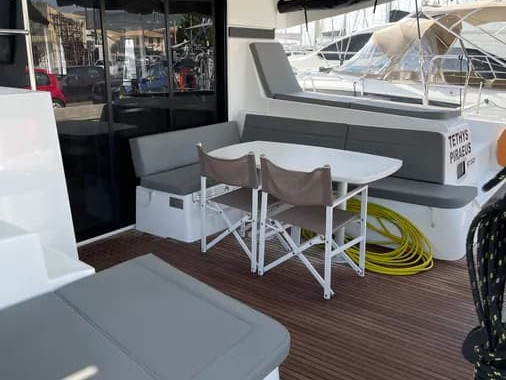 Hire Catamaran with or without skipper Lagoon Lefkáda