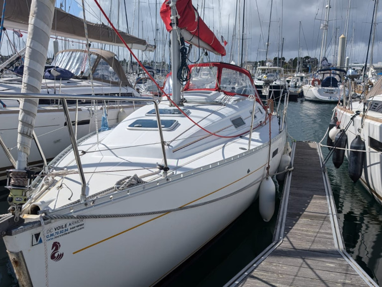 Hire Sailboat with or without skipper Bénéteau Saint-Quay-Portrieux