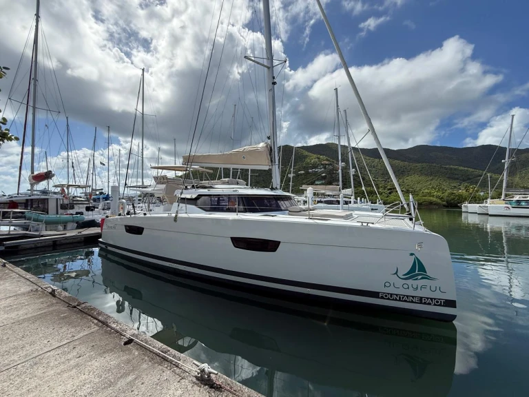 Hire Catamaran Fountaine Pajot with a boat licence