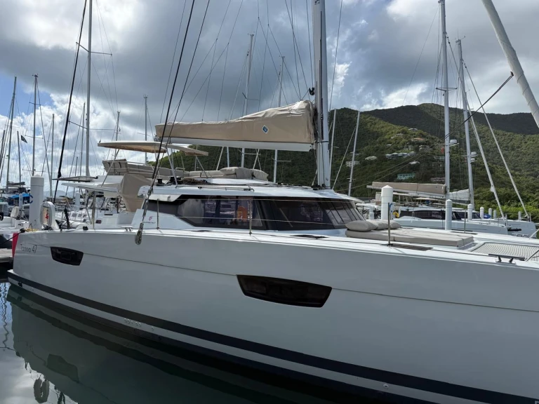 Catamaran to hire Road Town at the best price