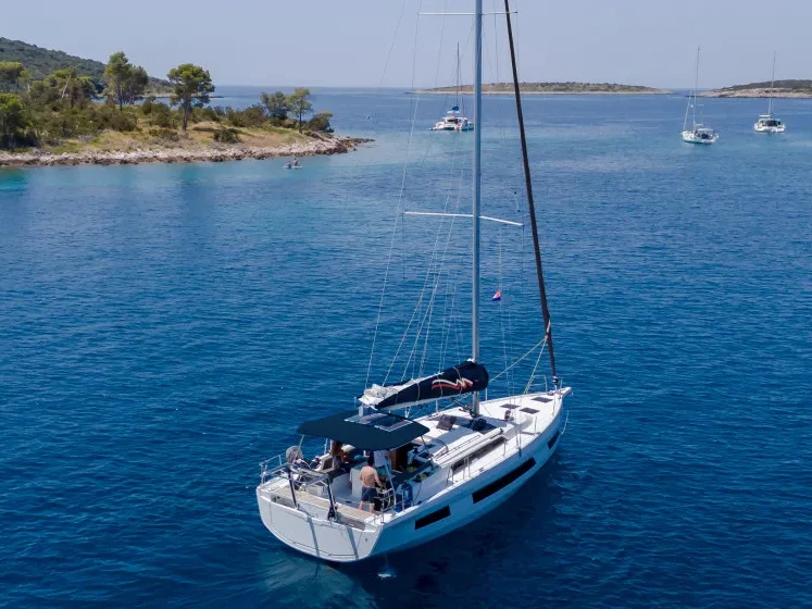 Hire Sailboat Dufour with a boat licence