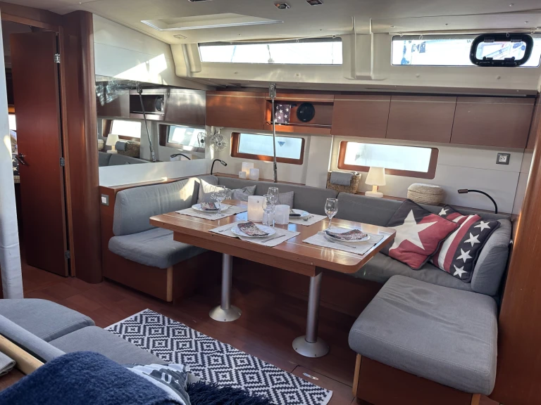 Sailboat hire in Seget Donji - Bénéteau Oceanis 51.1