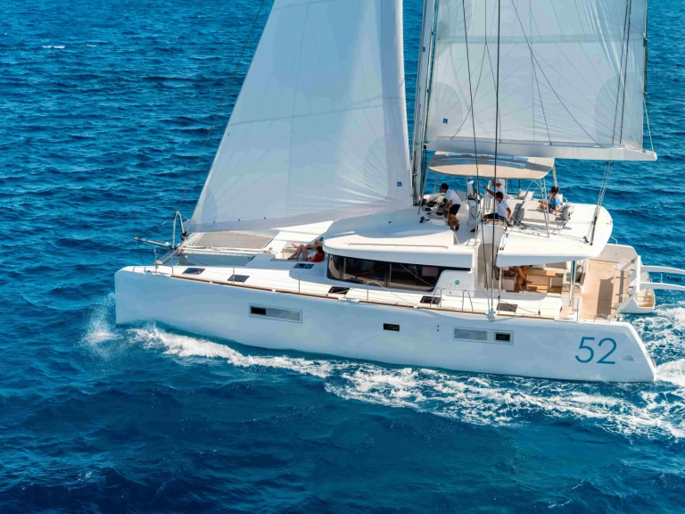 Hire Catamaran with or without skipper Lagoon Saint-Tropez