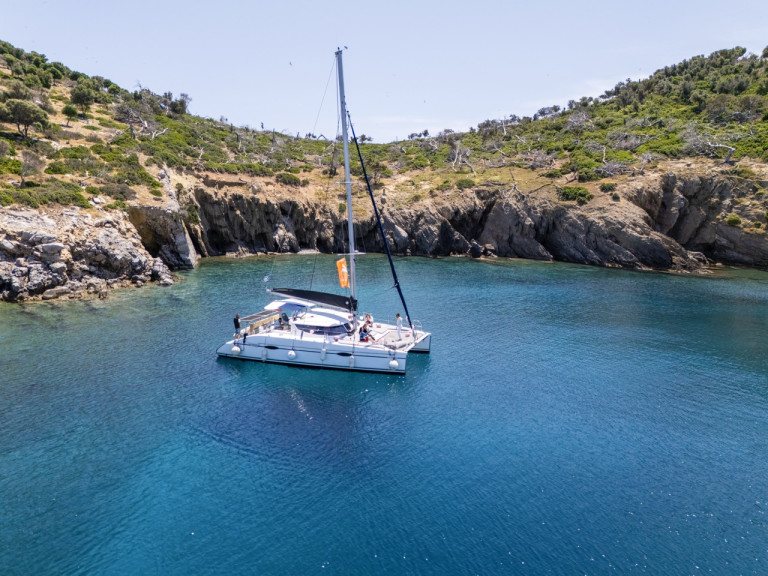 Yacht hire Sithonia cheap Lavezzi 40