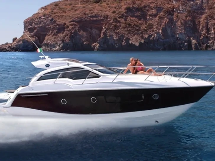 Motorboat to hire Beaulieu-sur-Mer at the best price