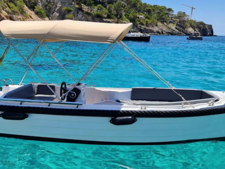 Hire a Silver 495 classic Málaga