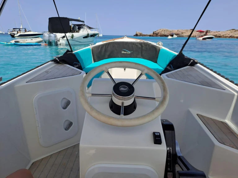 Motorboat to hire Málaga at the best price