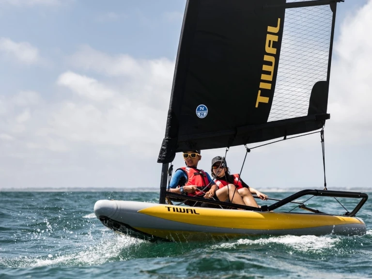 Yacht hire Carnac cheap TIWAL 3.2