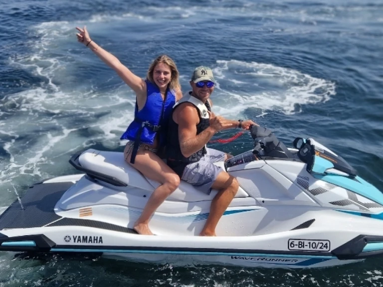 Hire Jet ski Yamaha with a boat licence