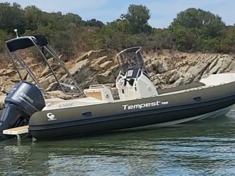 Hire RIB with or without skipper Capelli Saint-Florent