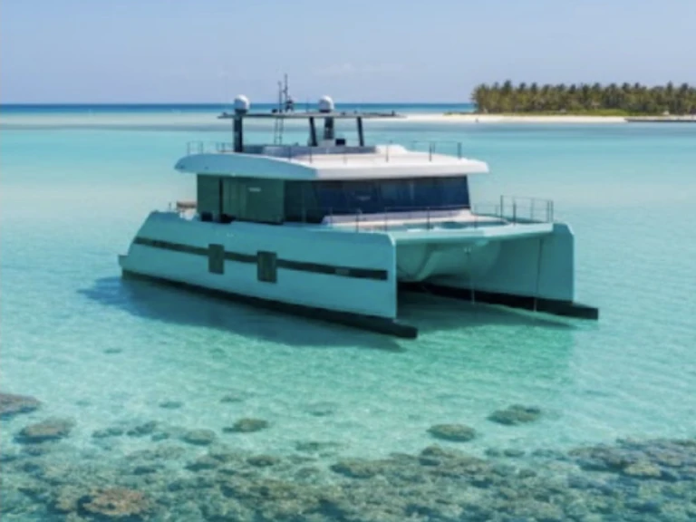 Catamaran hire in Miami - Sunreef Sunreef 70
