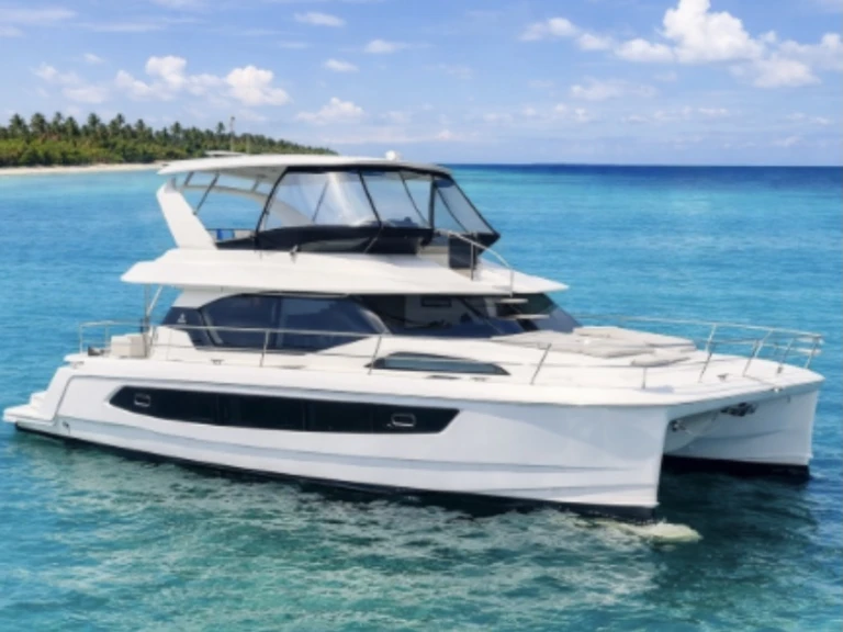 Hire Catamaran with or without skipper Aquila Nassau