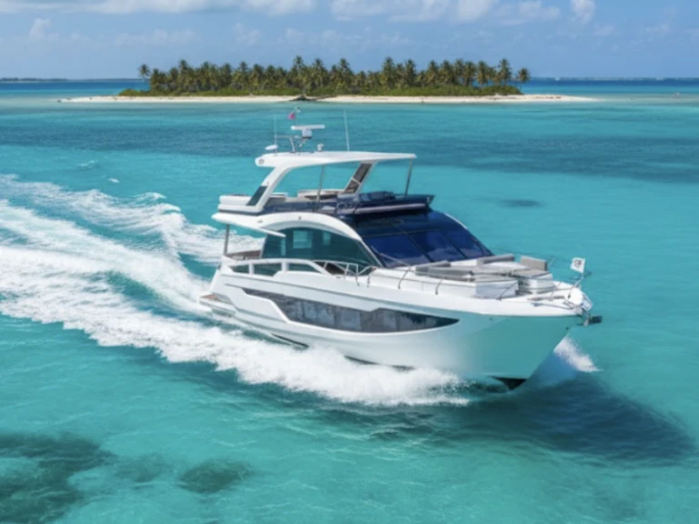 Hire Luxury Yacht Galeon with a boat licence