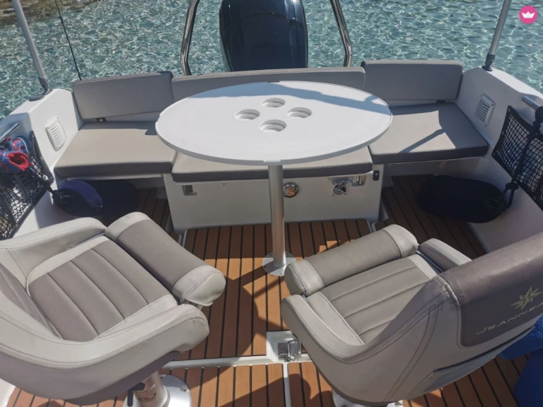 Hire a Jeanneau Cap Camarat 5.5 WA Serie 2 Saint-Florent