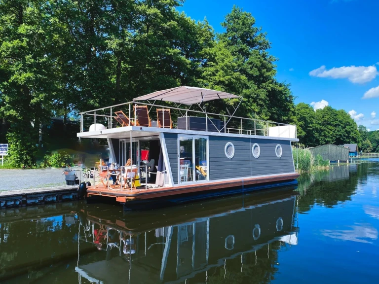 Canal boat hire in Buchholz - WOMA D13 Standard